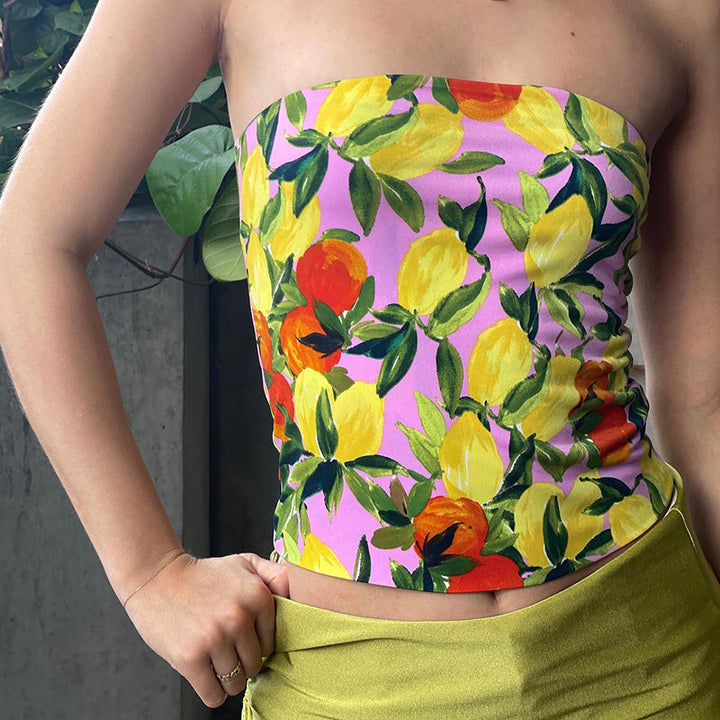 Damer Crop Top med fruktigt mönster Mirla-Eva Jonsson