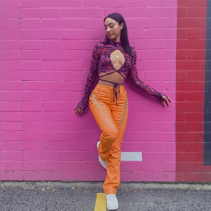 Damer Crop-Top med innovativt Cut-Out-design och långa ärmar Mirla-Eva Jonsson