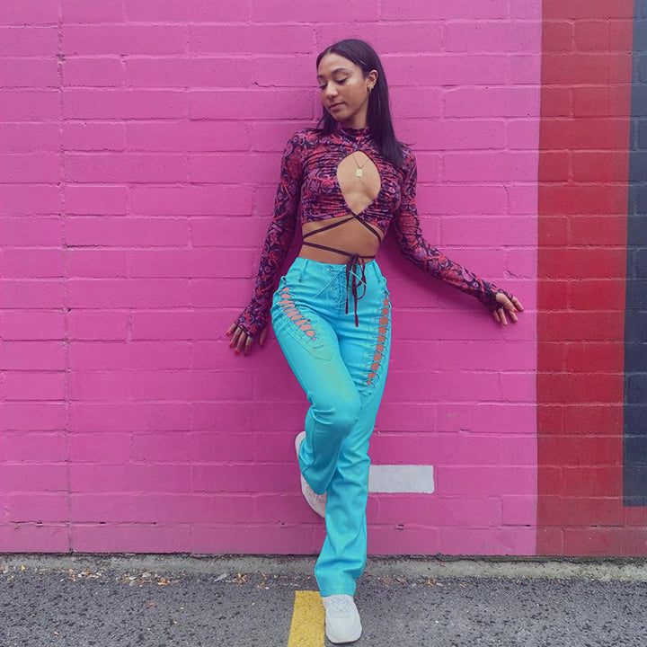 Damer Crop-Top med innovativt Cut-Out-design och långa ärmar Mirla-Eva Jonsson