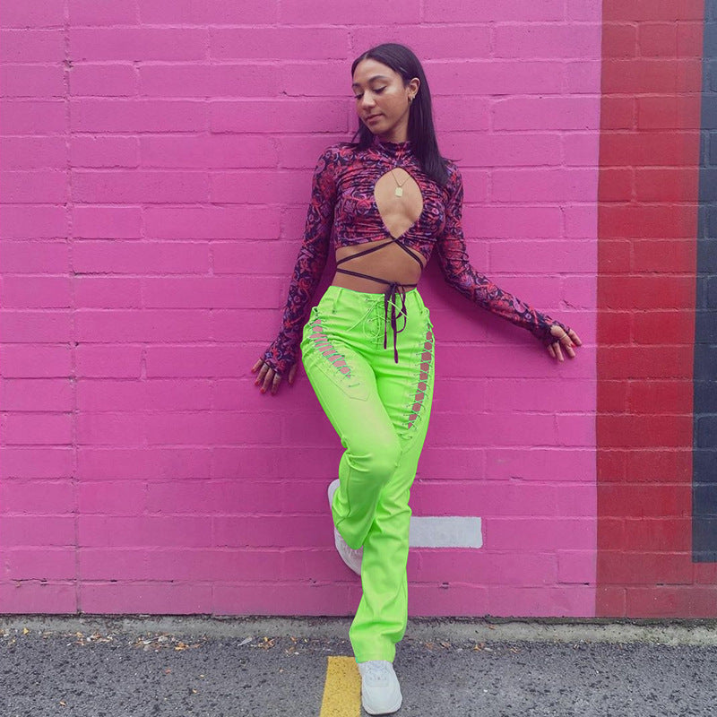 Damer Crop-Top med innovativt Cut-Out-design och långa ärmar Mirla-Eva Jonsson