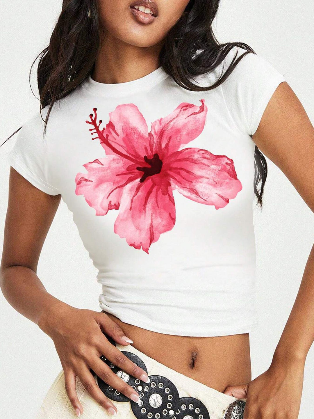 Damer Crop-Top med iögonfallande text Mirla-Eva Jonsson