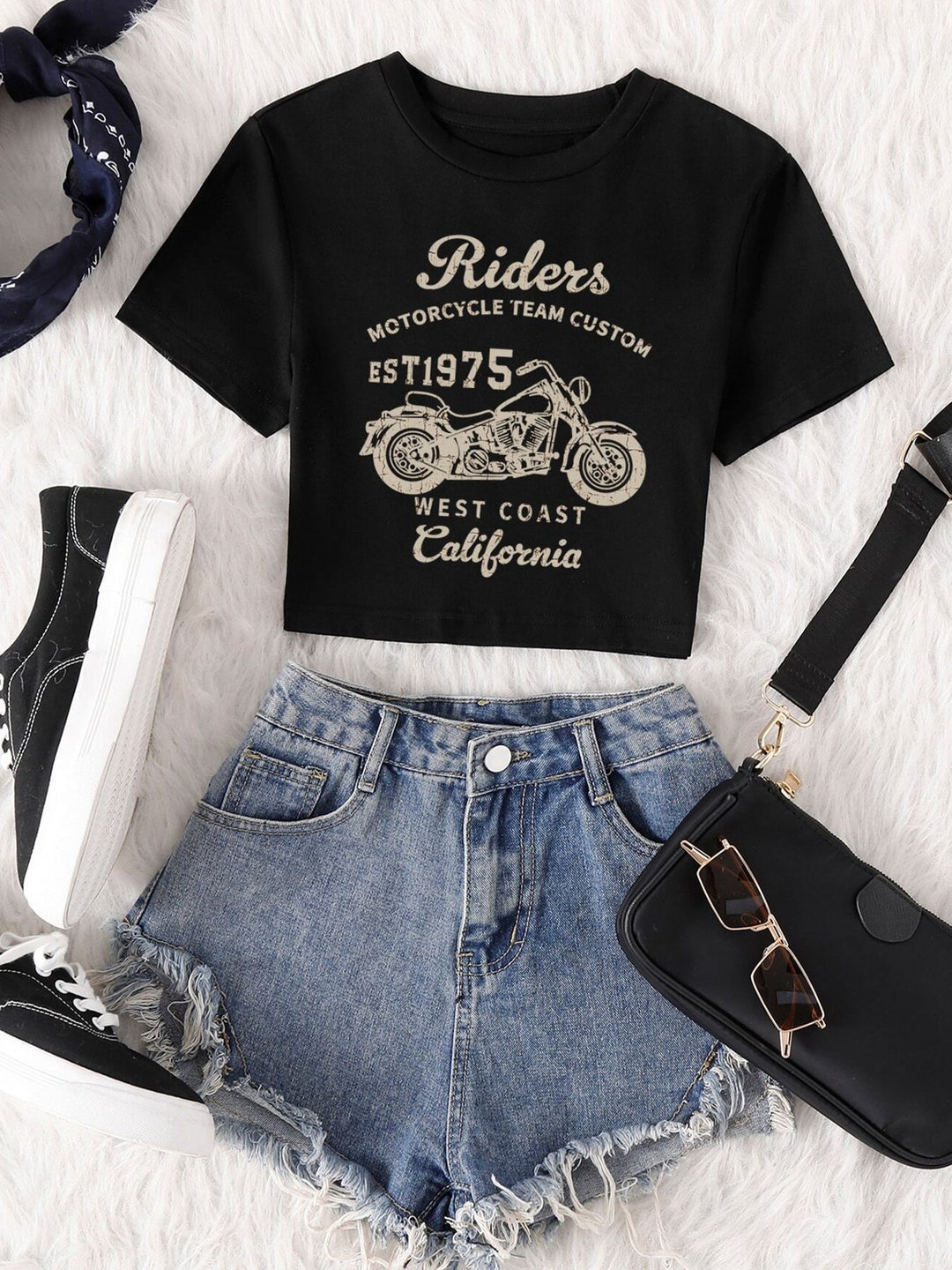 Damer Crop-Top med iögonfallande text Mirla-Eva Jonsson
