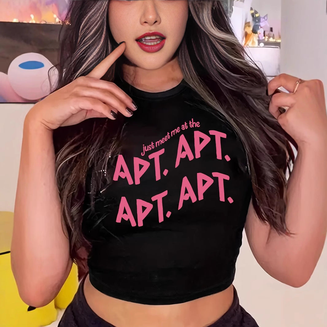 Damer Crop-Top med iögonfallande text Mirla-Eva Jonsson