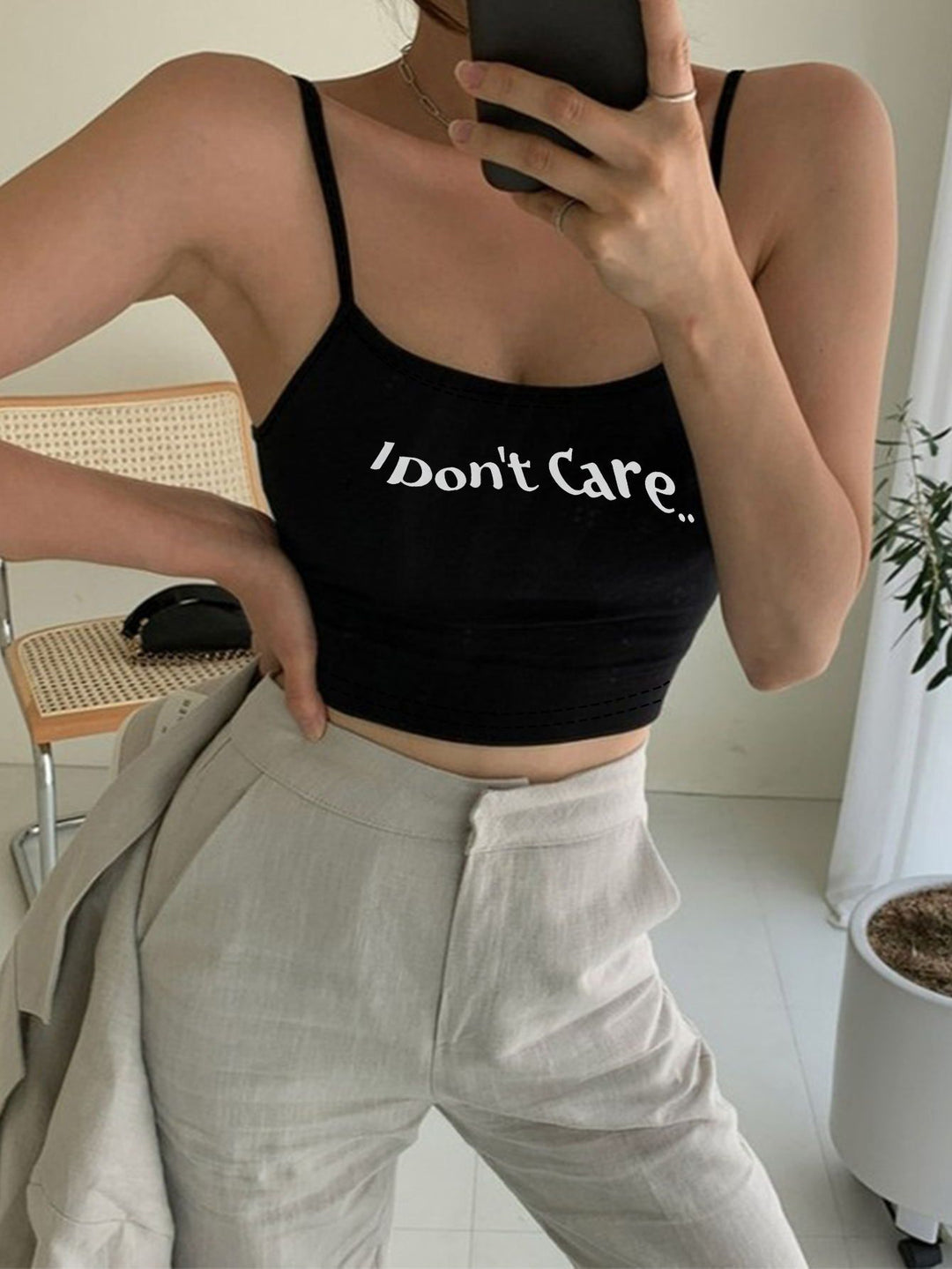 Damer Crop-Top med kreativt tryck och fina band Mirla-Eva Jonsson