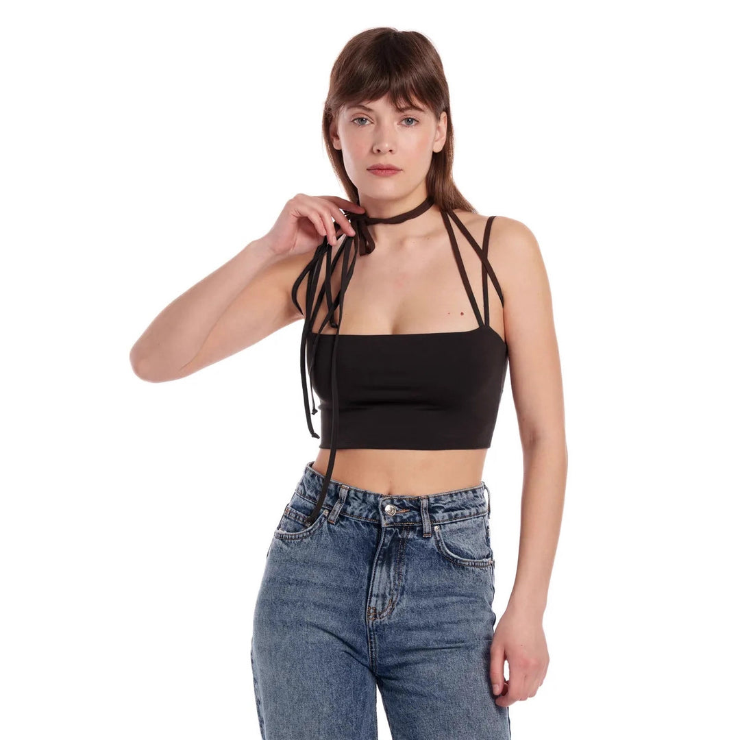 Damer Crop-top med smala axelband och innovativ klippning Mirla-Eva Jonsson