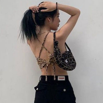 Damer Crop-top med trendigt leopardmönster och smala band Mirla-Eva Jonsson