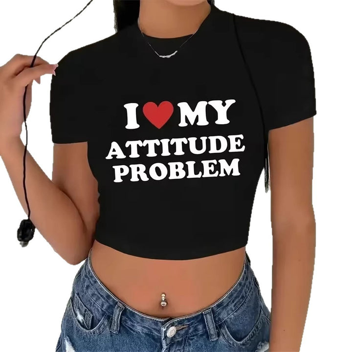 Damer Croppad T-shirt med kreativ text och figurvänlig design Mirla-Eva Jonsson