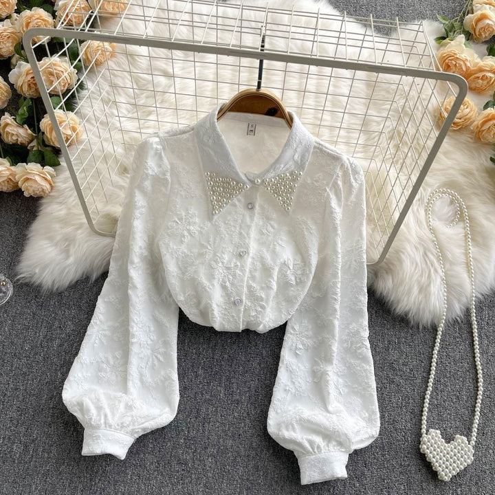 Damer Cropped Blus med stor krage och pärlprydda detaljer Mirla-Eva Jonsson