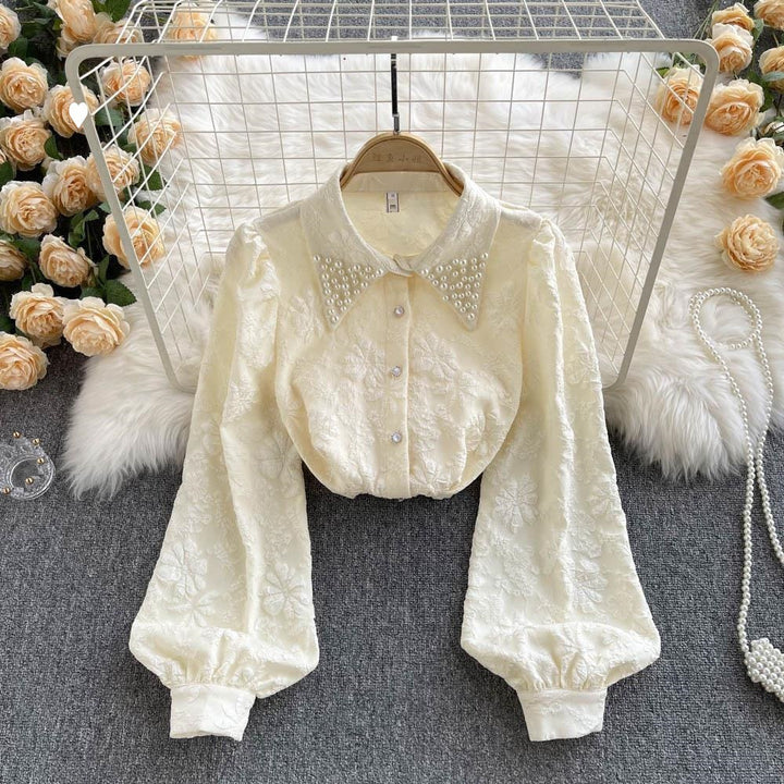 Damer Cropped Blus med stor krage och pärlprydda detaljer Mirla-Eva Jonsson
