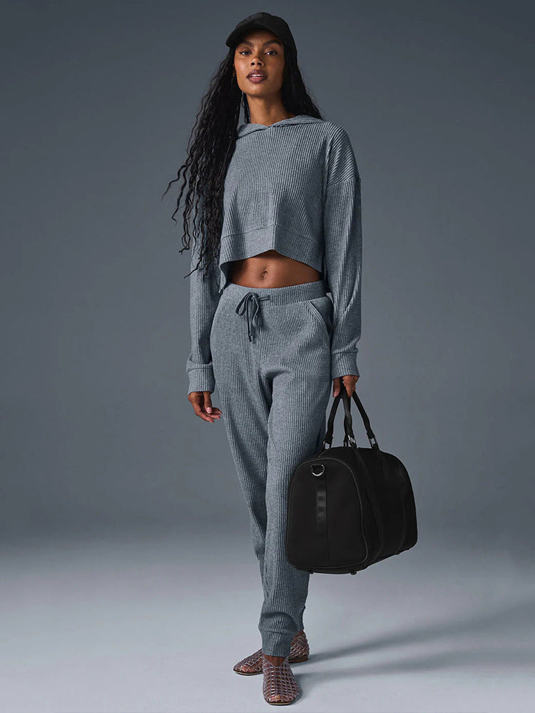 Damer Cropped Hoodie och avslappnad Joggingbyxor Set Mirla-Eva Jonsson