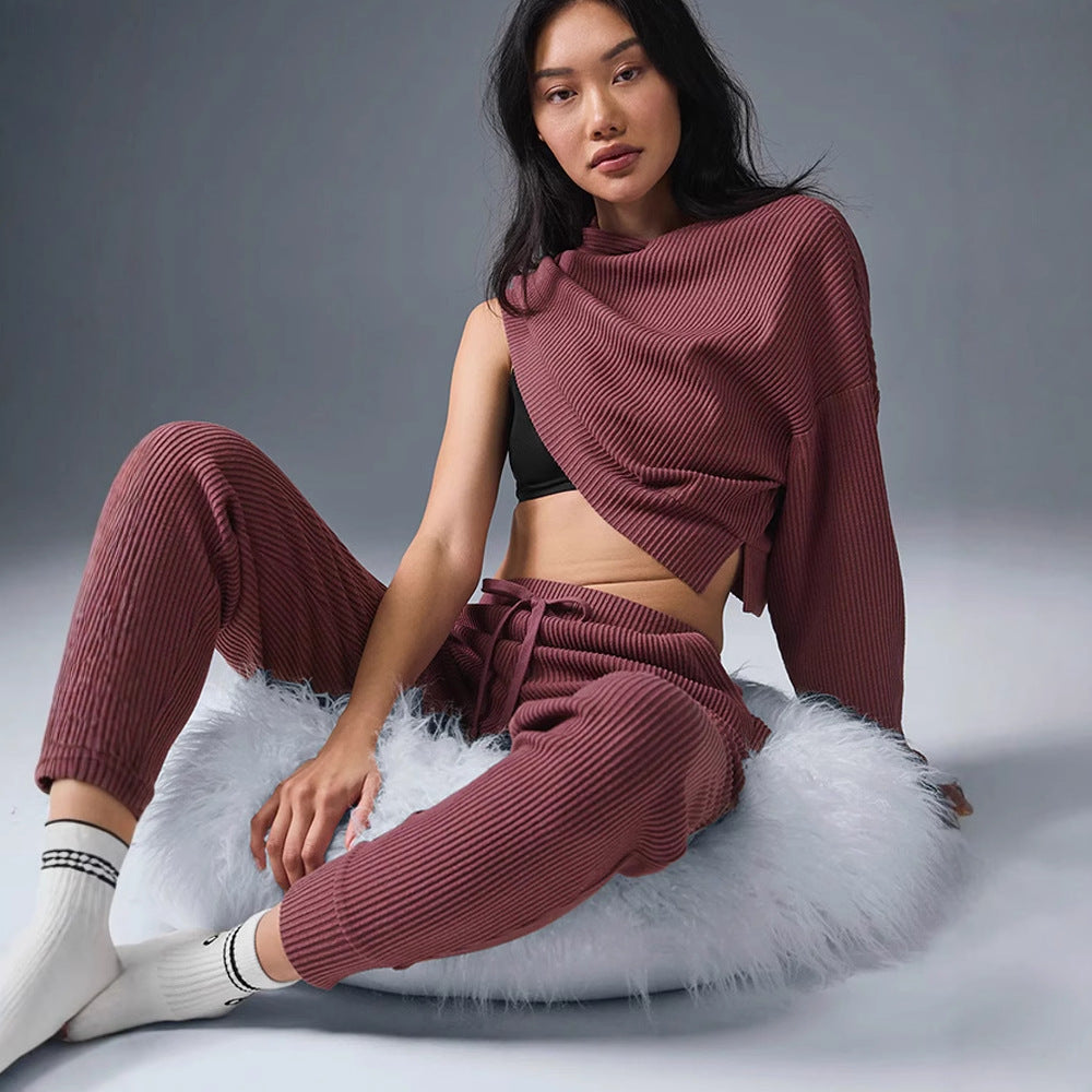 Damer Cropped Hoodie och avslappnad Joggingbyxor Set Mirla-Eva Jonsson