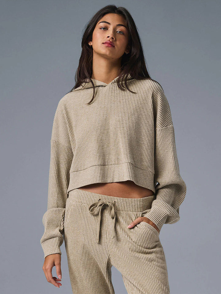 Damer Cropped Hoodie och avslappnad Joggingbyxor Set Mirla-Eva Jonsson
