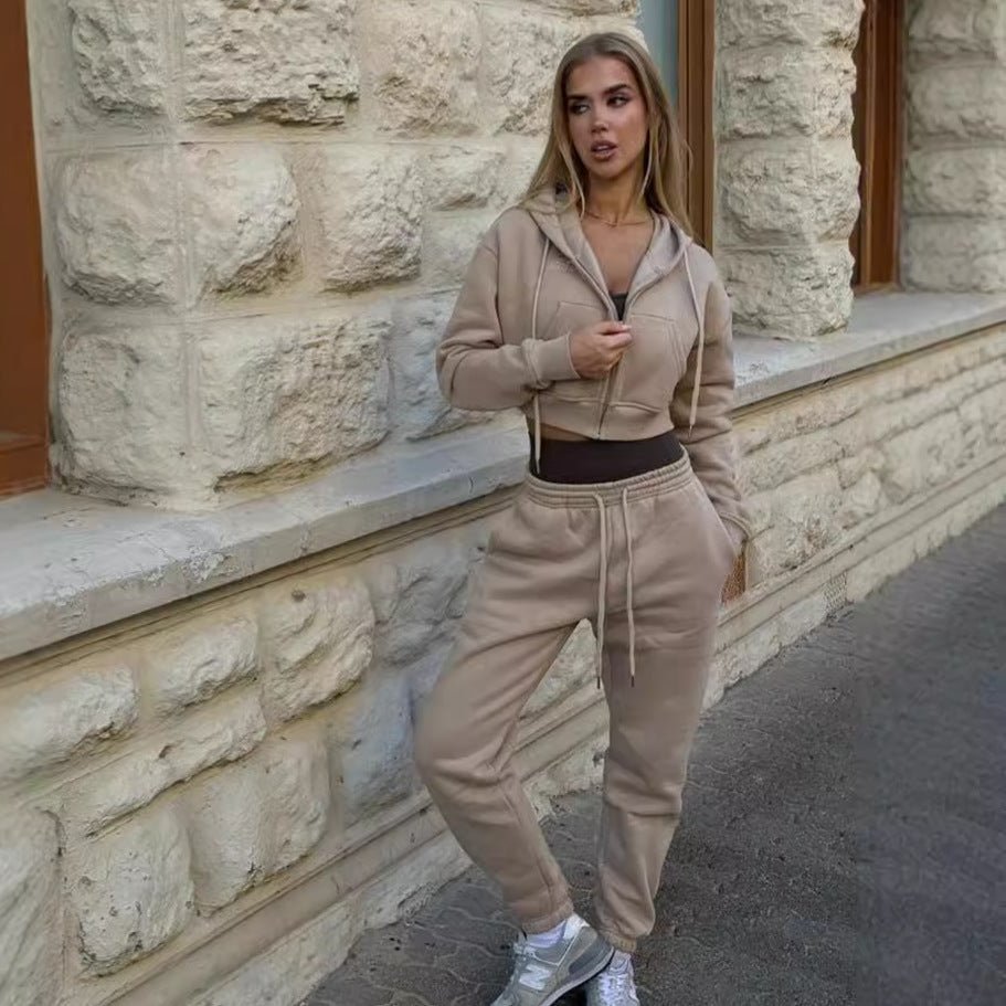 Damer Cropped Hoodie och bekväma Joggingbyxor Mirla-Eva Jonsson