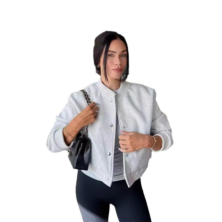 Damer Cropped Jacka med modern ståkrage och tryckknappsstängning Mirla-Eva Jonsson