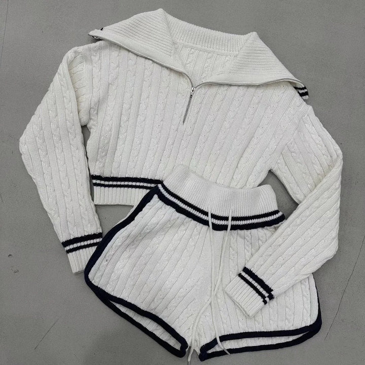 Damer Cropped Stickad Tröja med Hög Krage och Shorts i Set Mirla-Eva Jonsson
