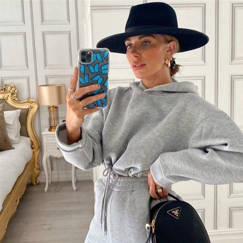 Damer Cropped Sweatshirt Set med hög midja och känguruficka Mirla-Eva Jonsson