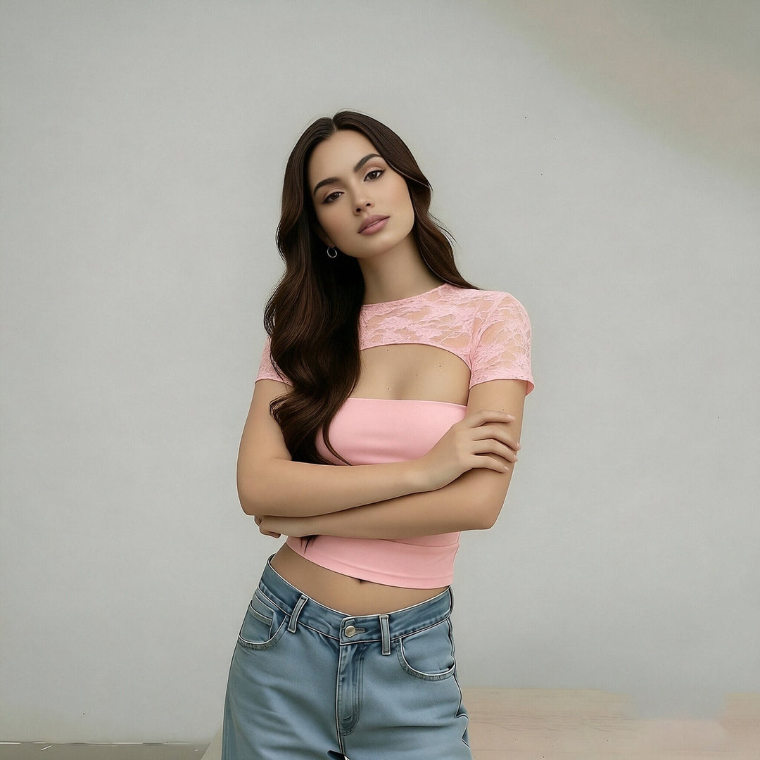Damer Cropped Top med spetmust och figurnära snitt Mirla-Eva Jonsson