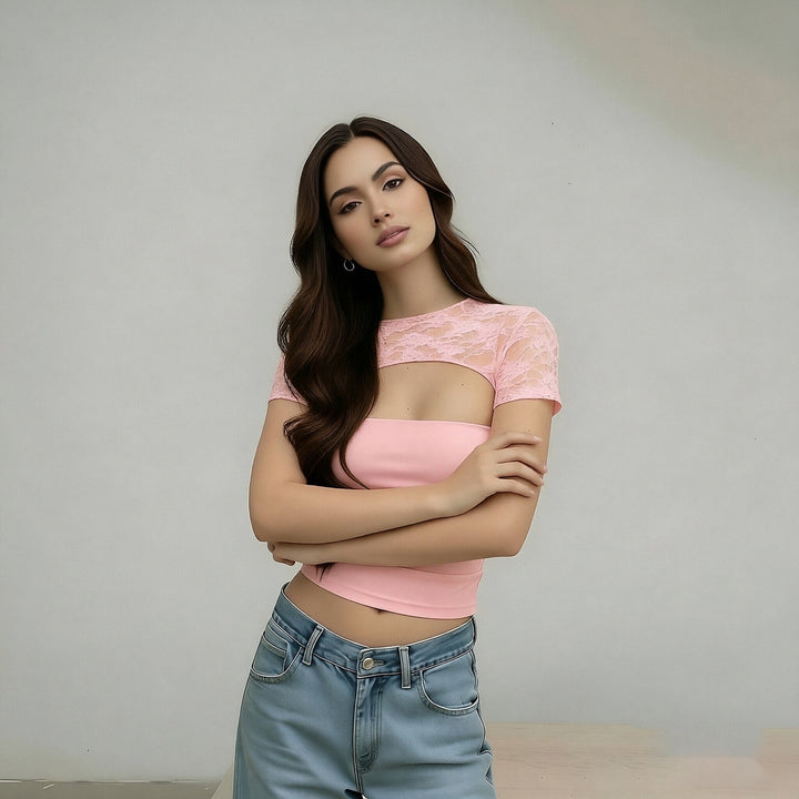 Damer Cropped Top med spetmust och figurnära snitt Mirla-Eva Jonsson