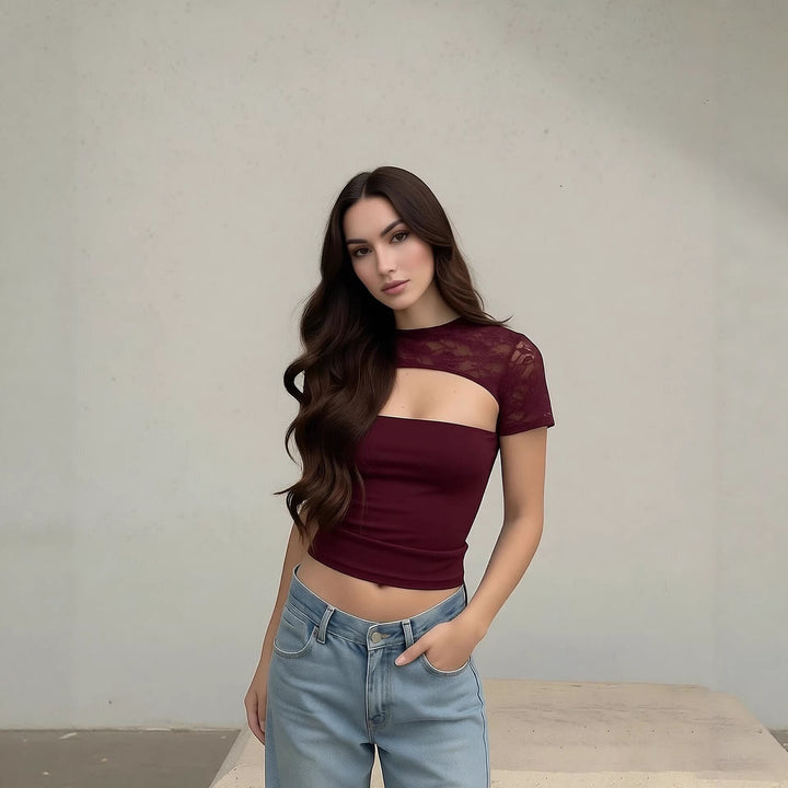 Damer Cropped Top med spetmust och figurnära snitt Mirla-Eva Jonsson