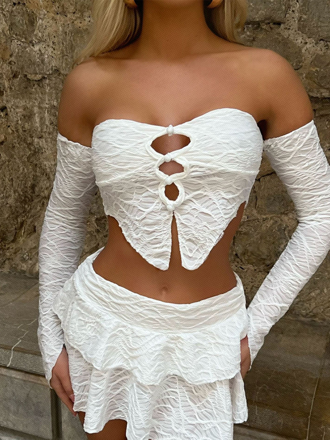 Damer Cropped Top med unikt knytande design och fina ärmar Mirla-Eva Jonsson