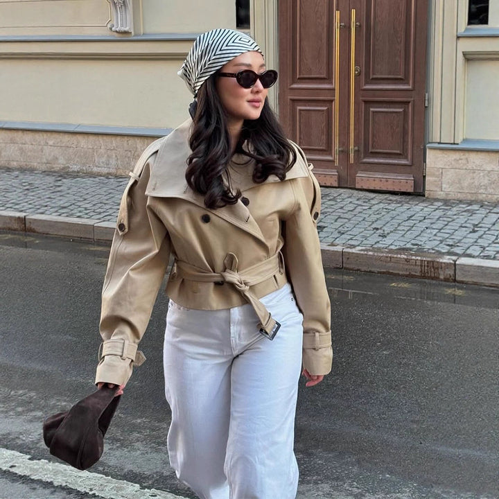 Damer Cropped Trenchcoat med modernt snitt Mirla-Eva Jonsson