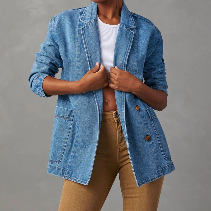 Damer Denim Blazer i Modern Oversized-design med Praktiska Fickor Mirla-Eva Jonsson