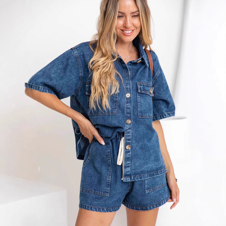 Damer Denim-skjorta och shorts-set i moderiktig stil Mirla-Eva Jonsson