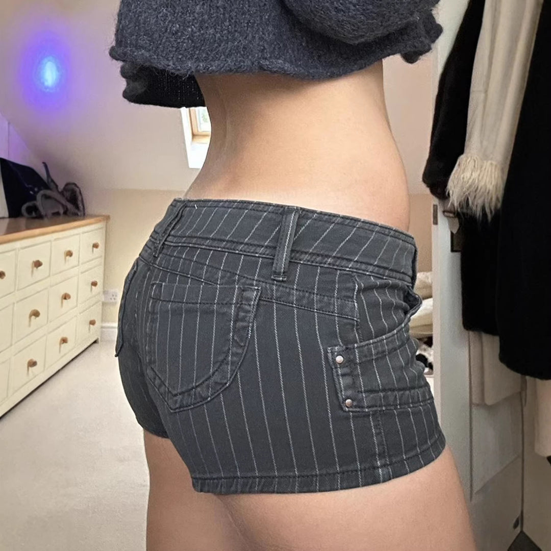 Damer Designer Denim-shorts med randigt mönster och figursydd passform Mirla-Eva Jonsson