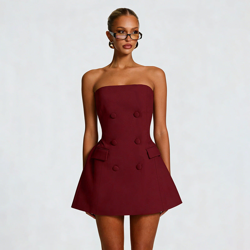 Damer Elegant Aftonklänning med Off-Shoulder-design och Flödande Kappa Mirla-Eva Jonsson