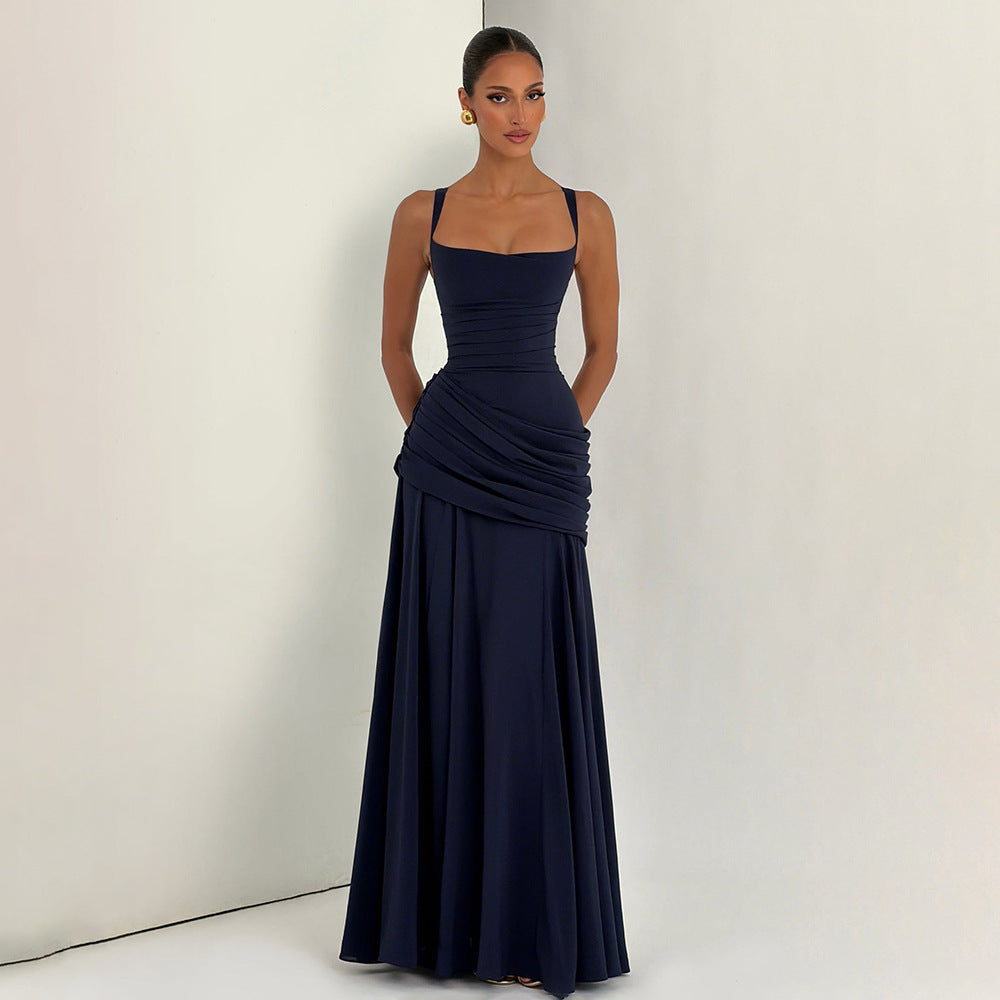 Damer Elegant Aftonklänning med Off-Shoulder-design och Flödande Kappa Mirla-Eva Jonsson