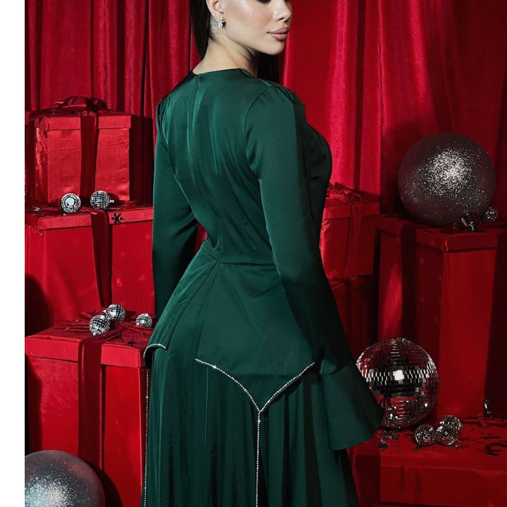 Damer Elegant Aftonklänning med flödande snitt och högkvalitativa detaljer Mirla-Eva Jonsson