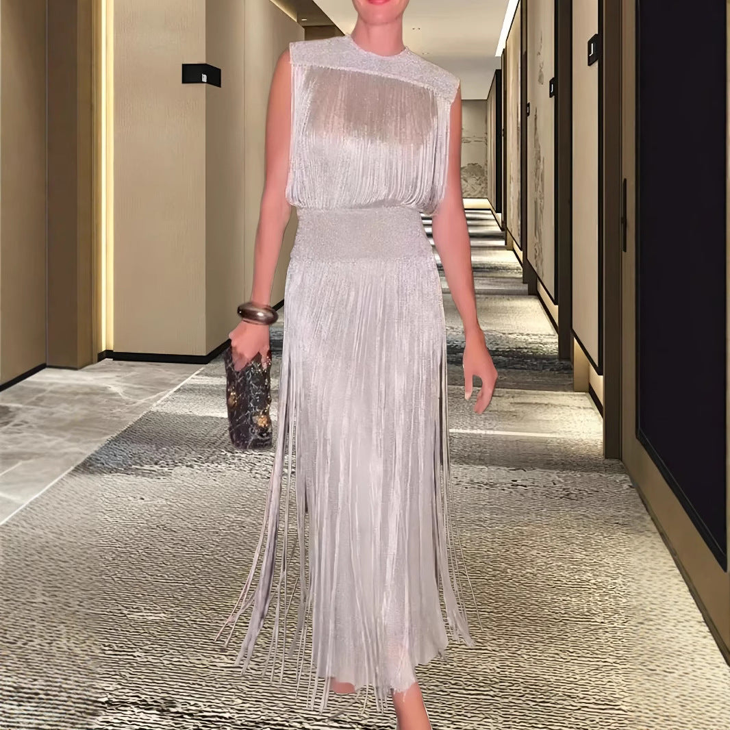 Damer Elegant Aftonklänning med svängande fåll Mirla-Eva Jonsson