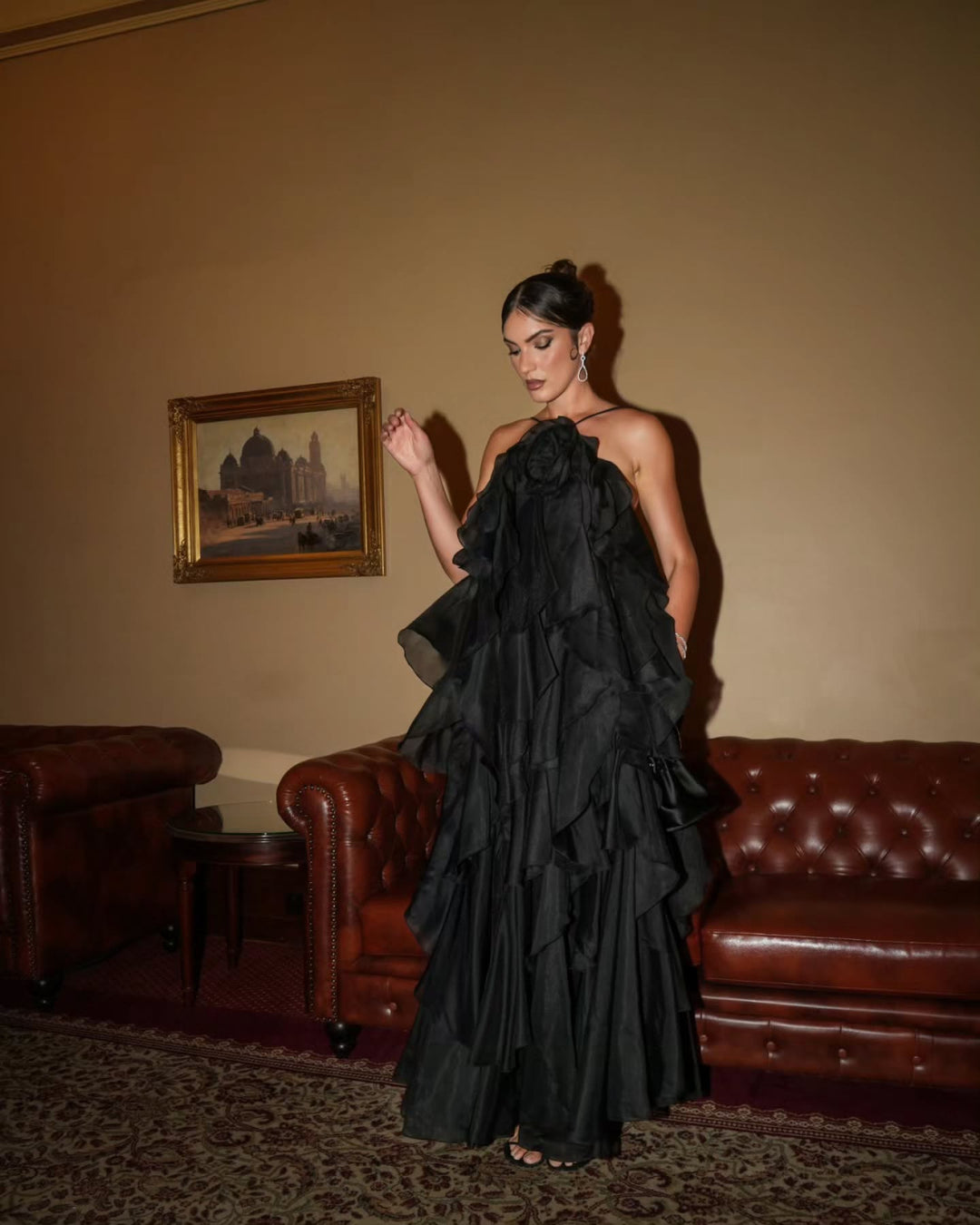Damer Elegant Aftonklänning med voluminösa Volanger Mirla-Eva Jonsson
