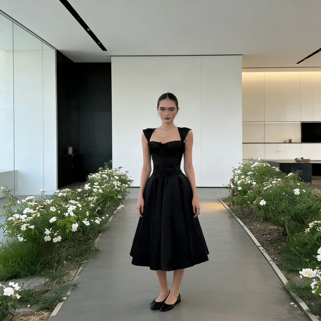 Damer Elegant Ballklänning med rynkor och axelbandslös överdel Mirla-Eva Jonsson