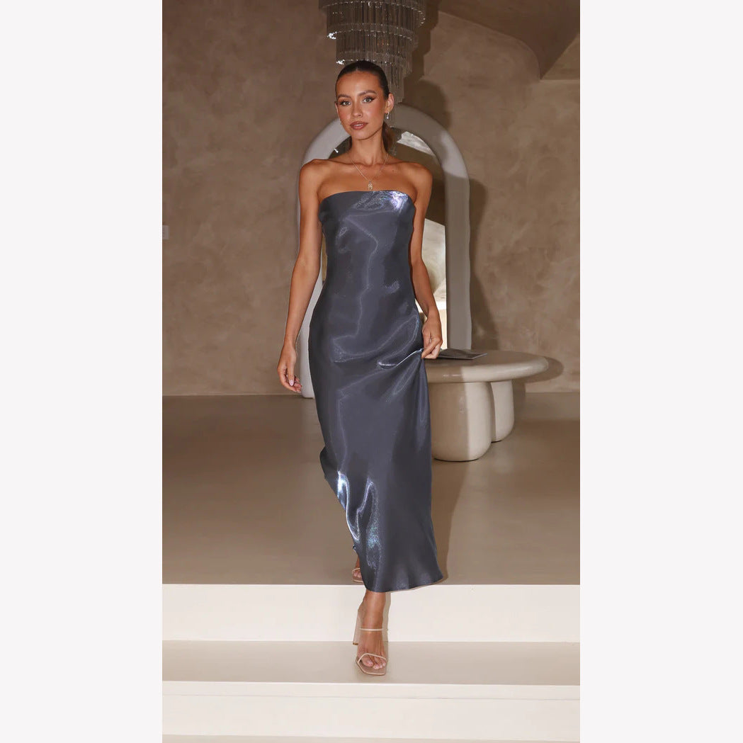 Damer Elegant Bandeau Maxi Klänning med Flödande Satin och Kroppsnära Silhuett-Eva Jonsson