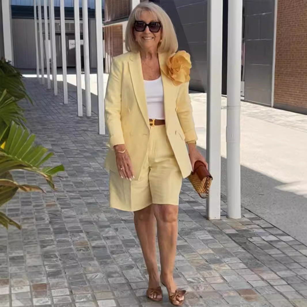 Damer Elegant Blazer-Shorts-Ensemble med Modernt Knappt detaljer och Högkvalitativt Material Mirla-Eva Jonsson