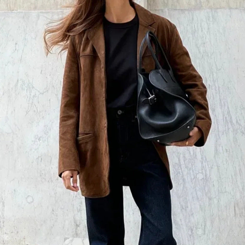 Damer Elegant Blazer av Mjuk Mockaimitation med Smal Passform Mirla-Eva Jonsson