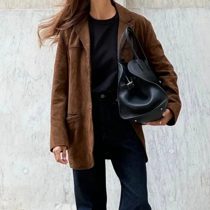 Damer Elegant Blazer av Mjuk Mockaimitation med Smal Passform Mirla-Eva Jonsson