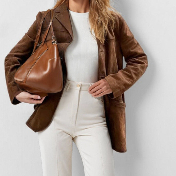 Damer Elegant Blazer av Mjuk Mockaimitation med Smal Passform Mirla-Eva Jonsson
