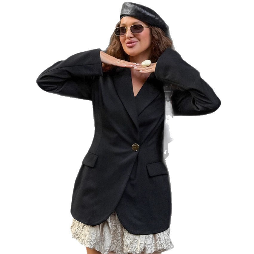 Damer Elegant Blazer med asymmetrisk silhuett och gyllene knapdetails Mirla-Eva Jonsson