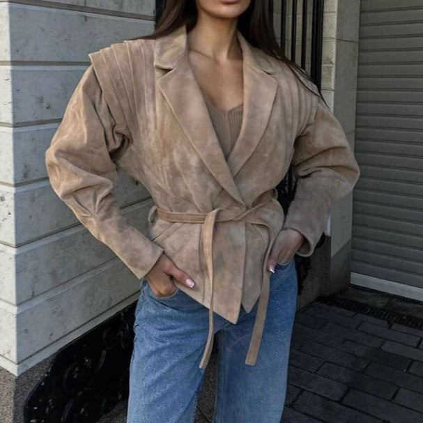 Damer Elegant Blazer med strukturerade detaljer och midjebälte Mirla-Eva Jonsson