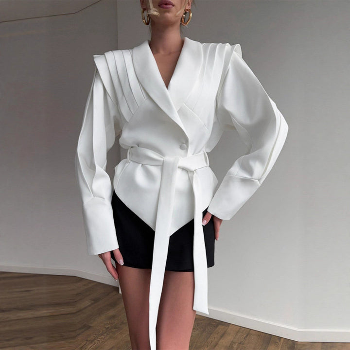 Damer Elegant Blazer med strukturerade detaljer och midjebälte Mirla-Eva Jonsson