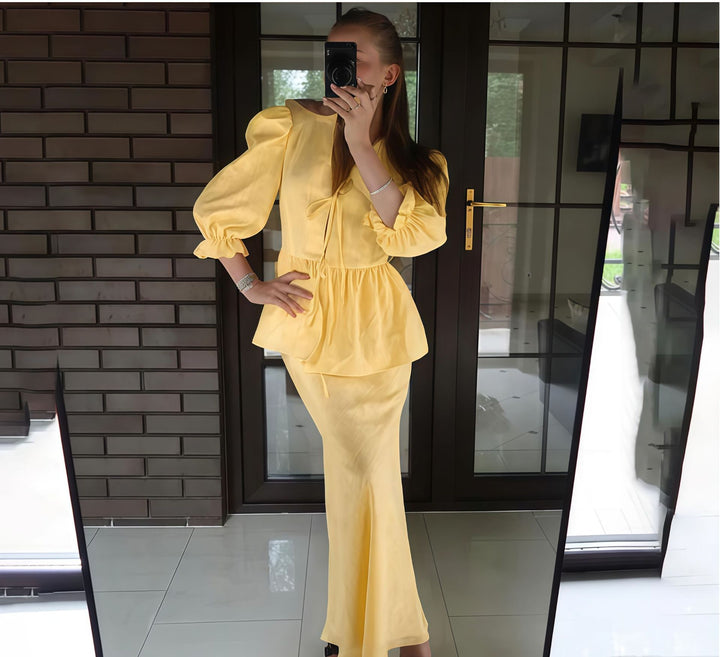 Damer Elegant Blus med djupt V-hals och volanger Mirla-Eva Jonsson