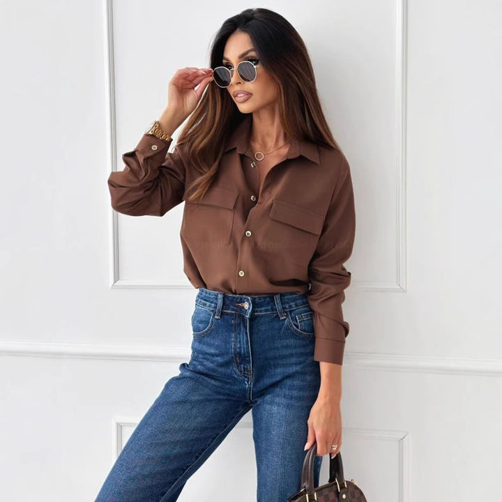 Damer Elegant Blus med praktiska bröstfickor och klassisk krage Mirla-Eva Jonsson