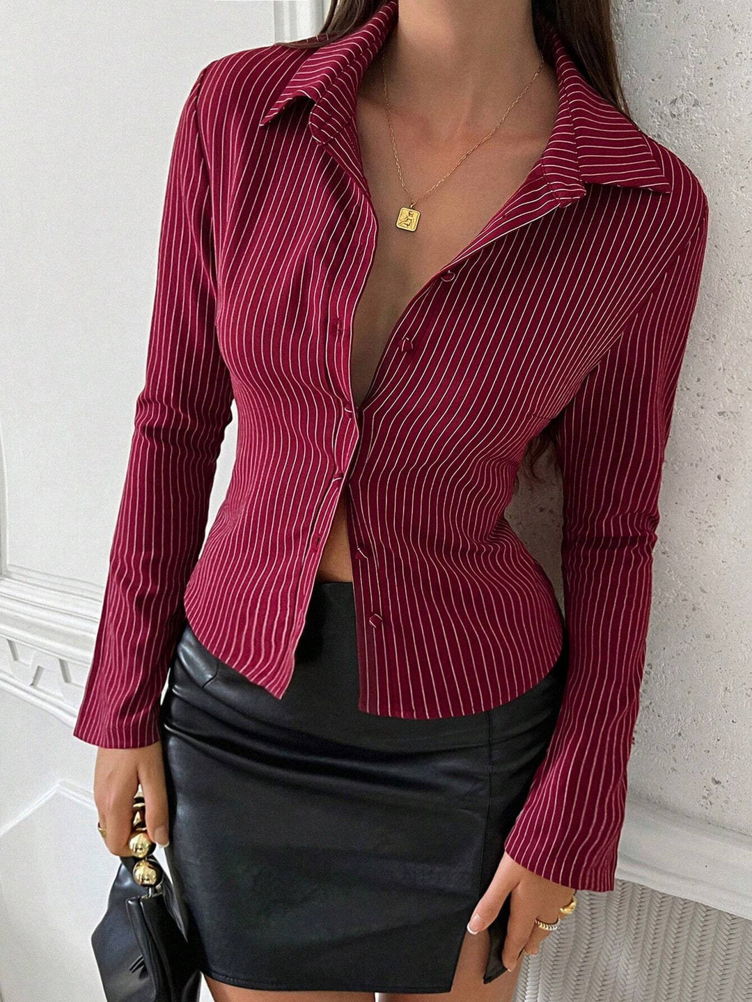Damer Elegant Blus med smala ränder och figurnära skärning Eva Jonsson-Eva Jonsson