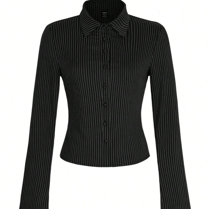 Damer Elegant Blus med smala ränder och figurnära skärning Mirla-Eva Jonsson