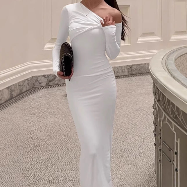 Damer Elegant Bodycon Maxikjol med asymmetrisk skärning och djup halsringning Mirla-Eva Jonsson