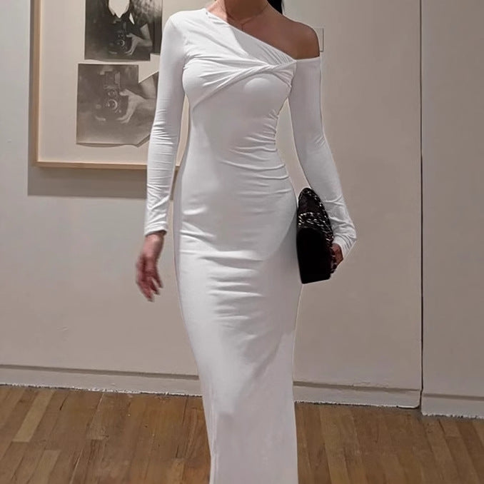 Damer Elegant Bodycon Maxikjol med asymmetrisk skärning och djup halsringning Mirla-Eva Jonsson