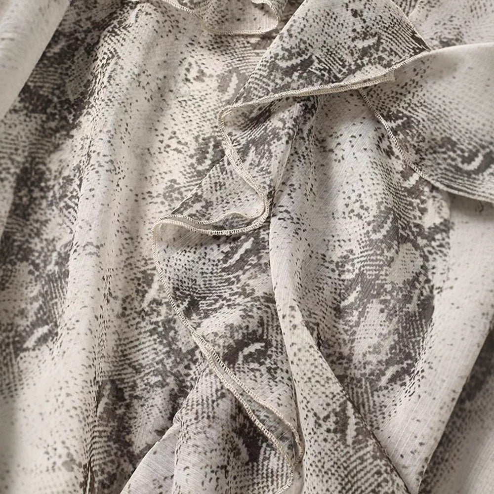 Damer Elegant Chiffon-blus med volanger och ornmotiv Mirla-Eva Jonsson