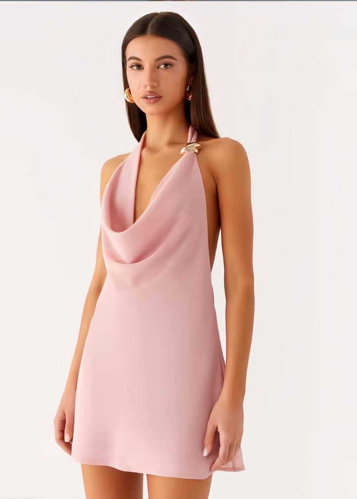 Damer Elegant Chiffonklänning med svängd Halterneck Mirla-Eva Jonsson